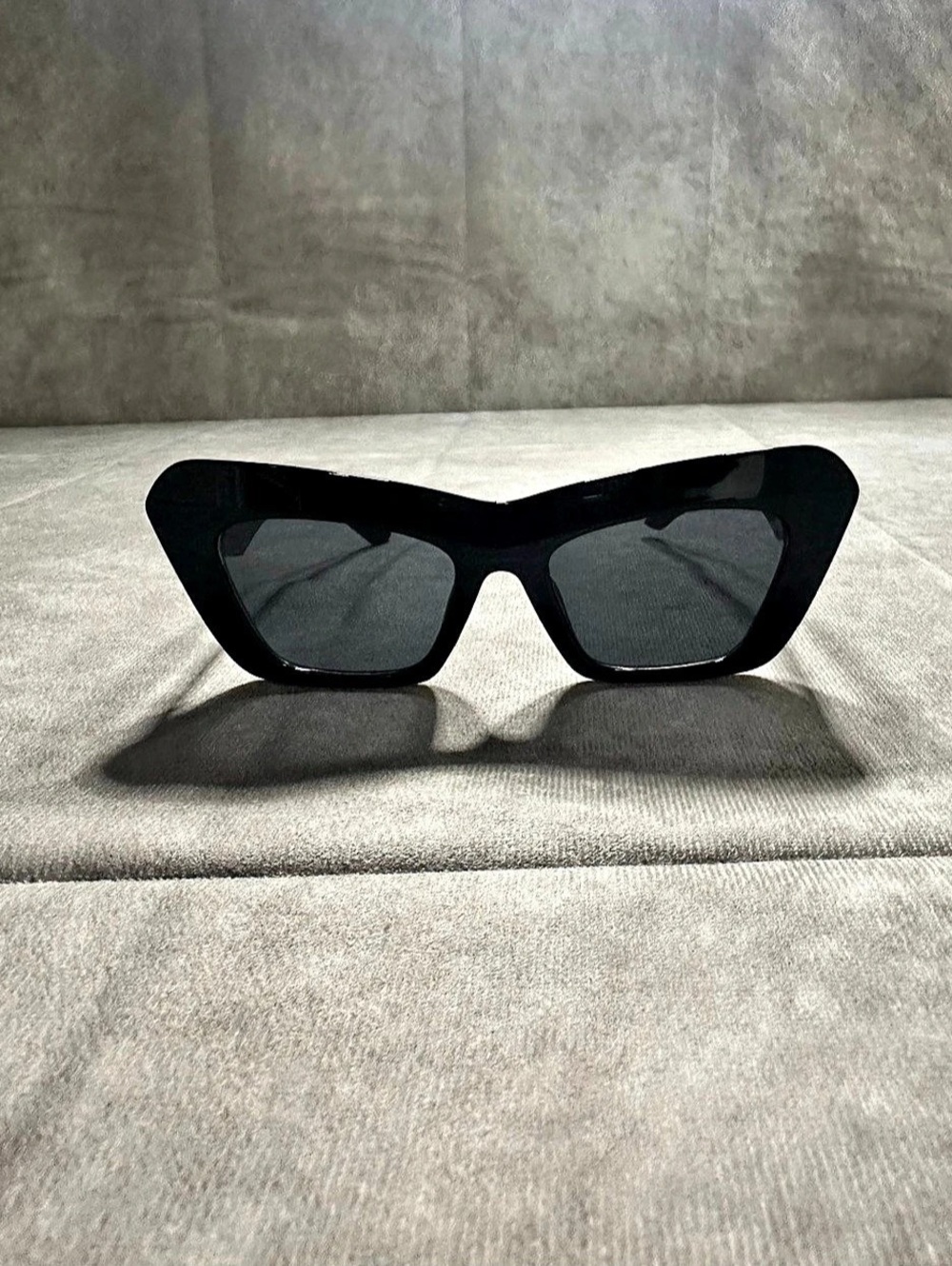 Two-Piece Sunglasses Set in Black & White Like New